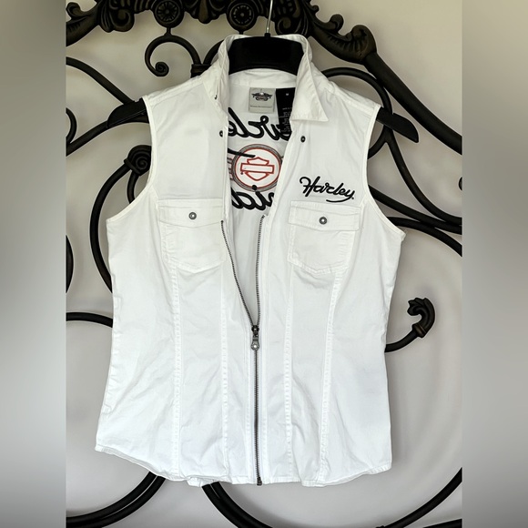 EUC Harley Davidson Sleeveless zipper top. Worn once. Embroidered lettering. - Picture 2 of 6